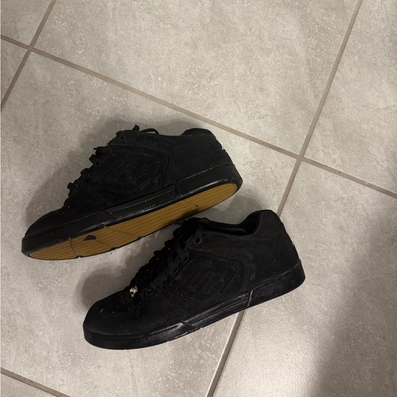 Emerica Skate shoes size 11 - Picture 1 of 3